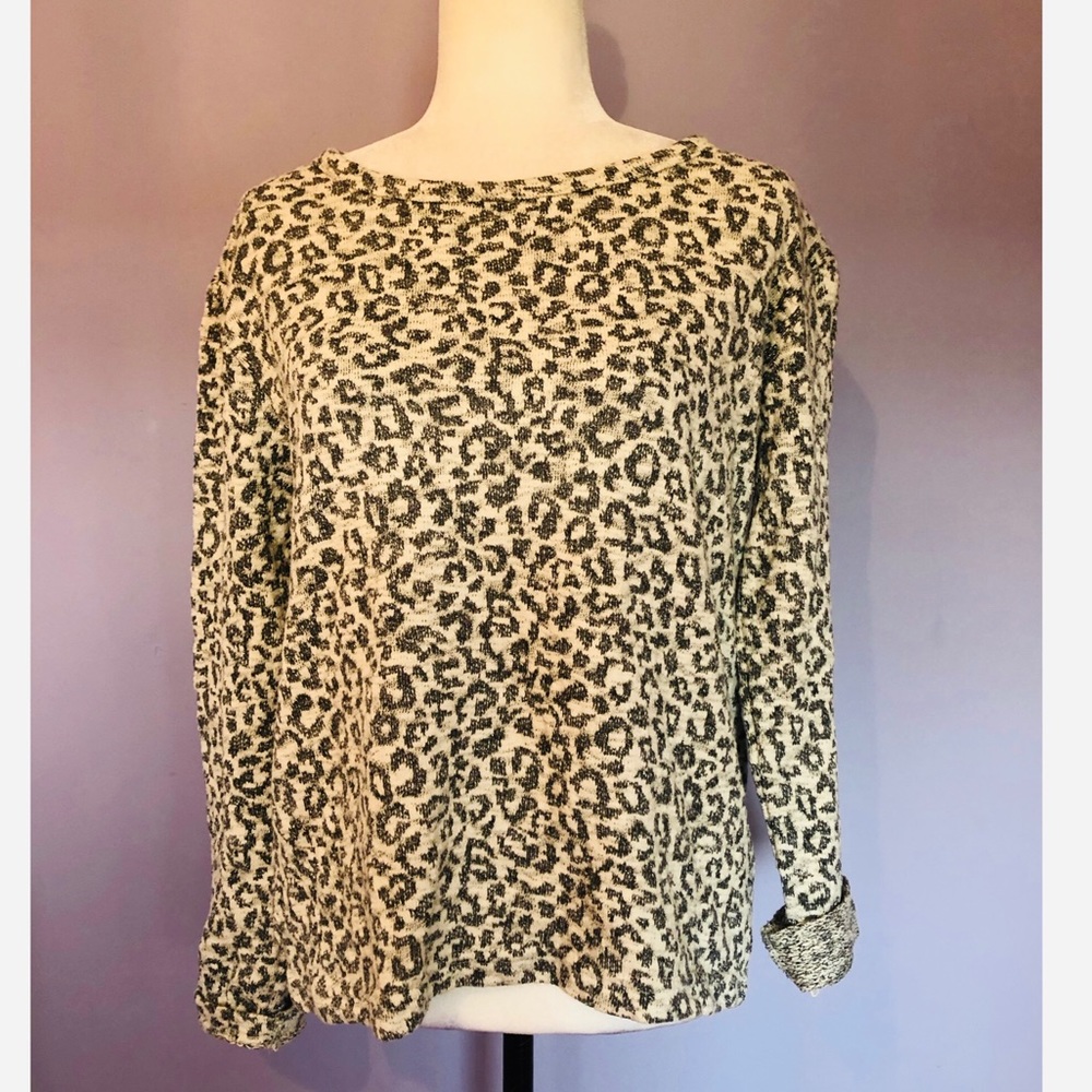 Jane and Delaney NWT metallic animal print sweater